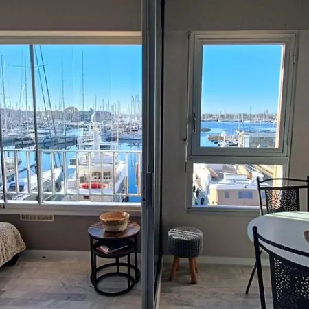 Grand Vue Panoramique Sur Le Port, Parking Prive 아그